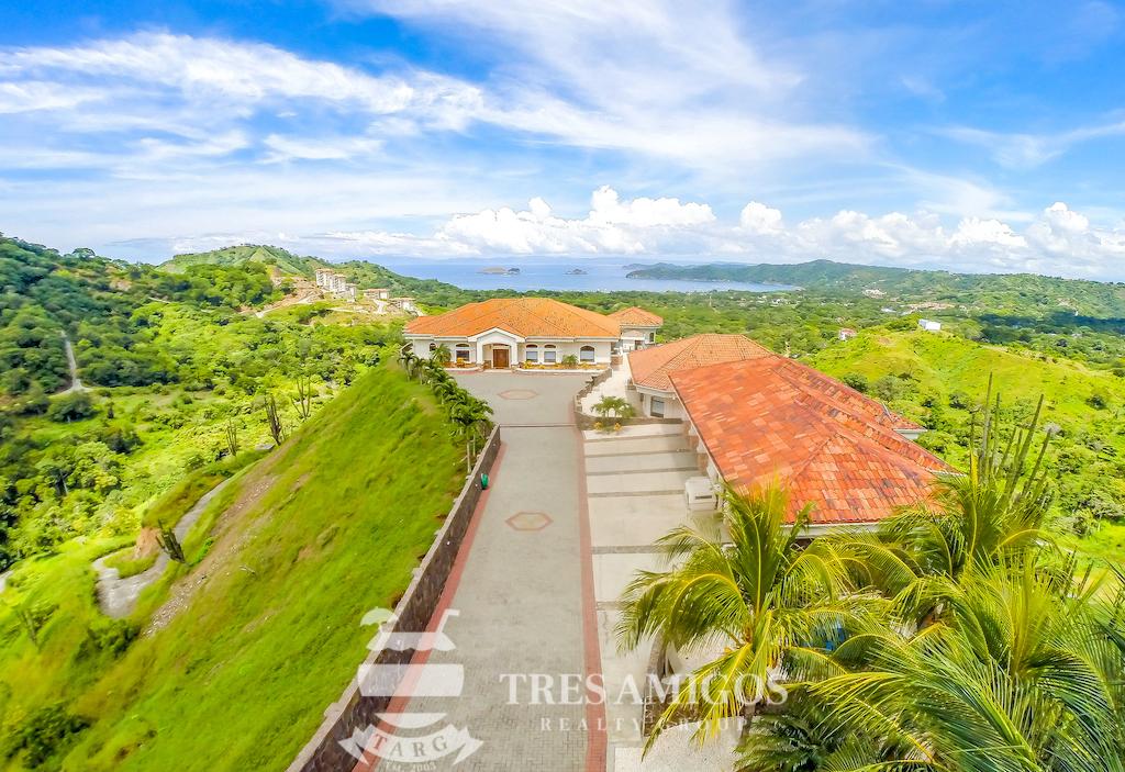 Ocean view villa overlooking Plays Del Coco